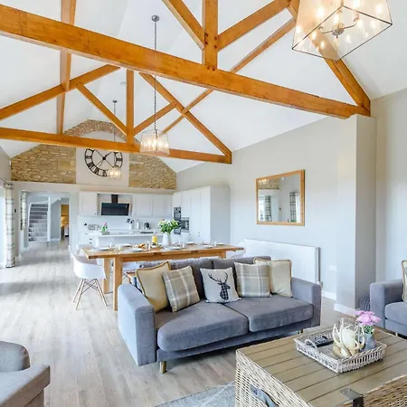4 Bed In Scarborough 79522 Holiday home Sawdon