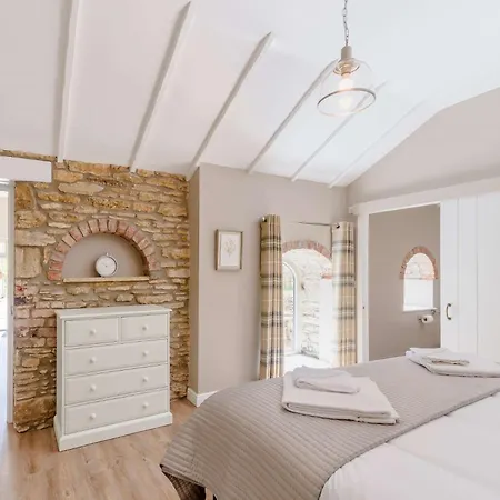 4 Bed In Scarborough 79522 Sawdon