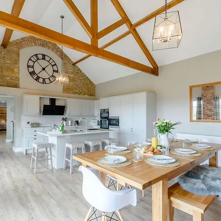 펜션 4 Bed In Scarborough 79522 *