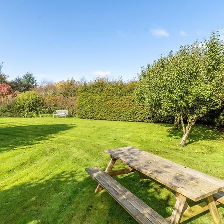 4 Bed In Scarborough 79522 *