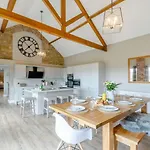 4 Bed In Scarborough Oc-79522 * Sawdon